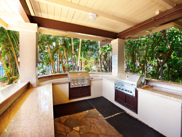 Lahaina One Bedroom Unit in a Prime Location Oceanfront Resort