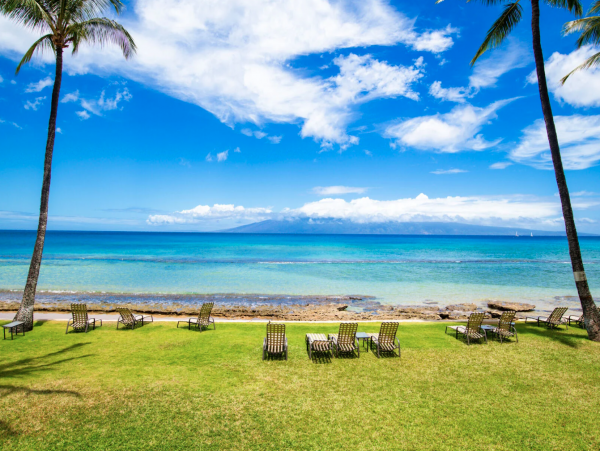Lahaina One Bedroom Unit in a Prime Location Oceanfront Resort