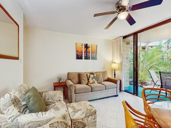 Lahaina One Bedroom Unit in a Prime Location Oceanfront Resort