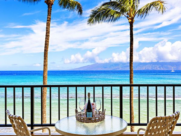 Oceanfront Two Bedroom Vacation Rental in Kahana