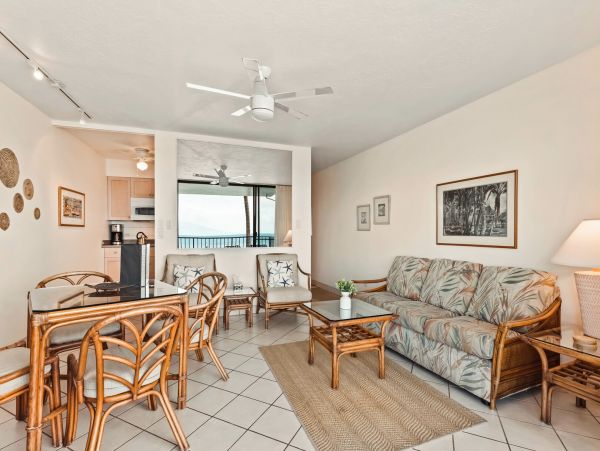 Oceanfront Two Bedroom Vacation Rental in Kahana