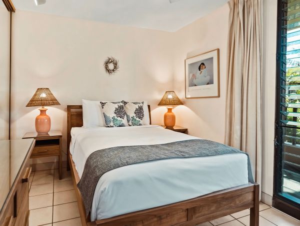 Oceanfront Two Bedroom Vacation Rental in Kahana
