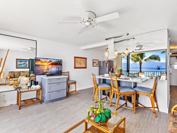 West Maui Oceanfront Condo With Lanai Ocean Views