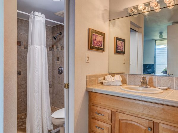 West Maui Oceanfront Condo With Lanai Ocean Views