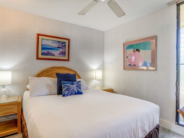 West Maui Oceanfront Condo With Lanai Ocean Views