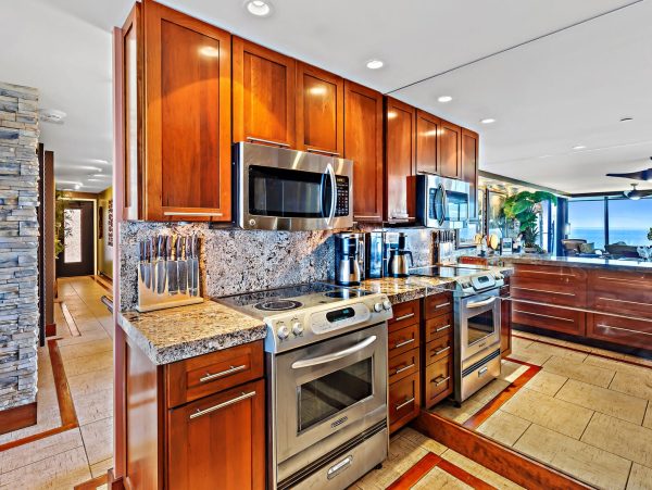 Ka'anapali Oceanfront Condo With Panoramic Views