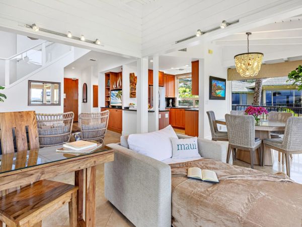 Kapalua Two Bedroom Rental with Sweeping Ocean Views