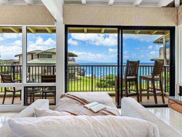 Kapalua Two Bedroom Rental with Sweeping Ocean Views
