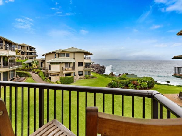 Kapalua Two Bedroom Rental with Sweeping Ocean Views