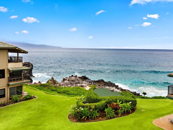 Kapalua Two Bedroom Rental with Sweeping Ocean Views