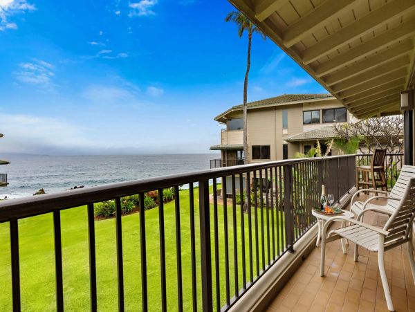 Kapalua Two Bedroom Rental with Sweeping Ocean Views