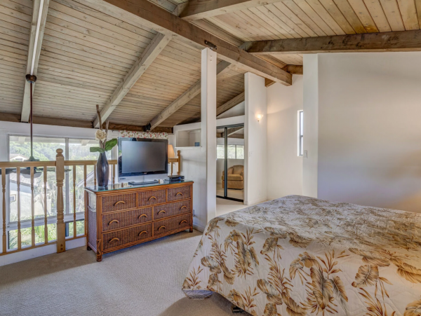 Steps from Beach Lovely Kihei. Condo with 2 Bedrooms Sleeps 6
