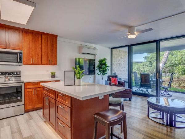 Kihei One Bedroom Vacation Condo Steps to the Beach