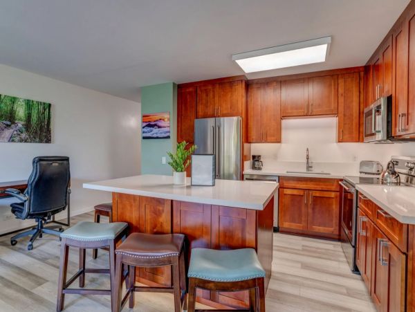 Kihei One Bedroom Vacation Condo Steps to the Beach