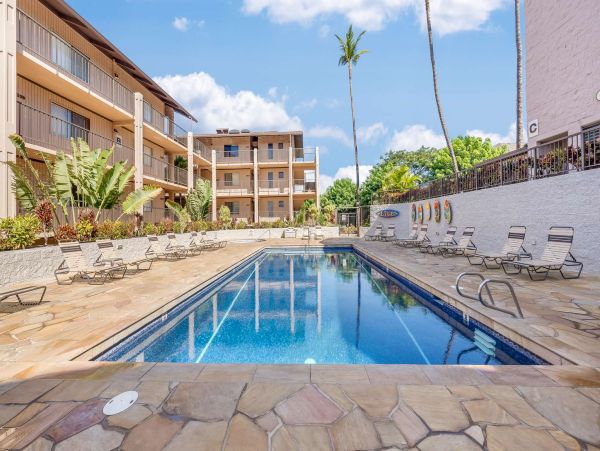 Kihei One Bedroom Vacation Condo Steps to the Beach