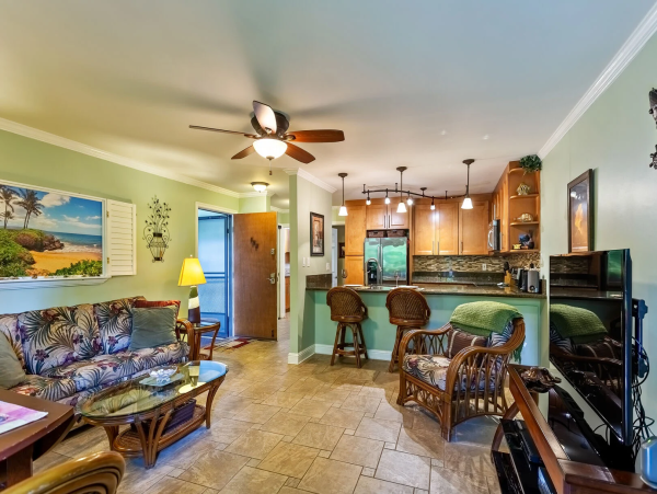 Tropical Comfort in South Maui - Condo with Pool & Lanai