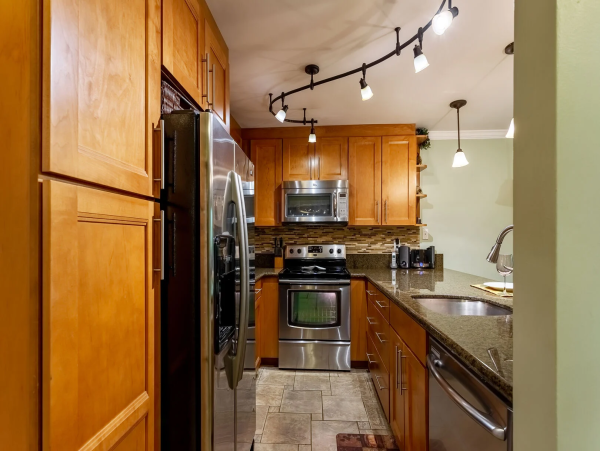 Tropical Comfort in South Maui - Condo with Pool & Lanai