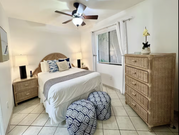 Walk Out Beach Right Across the Street from the Beach Kihei Lovely Rental