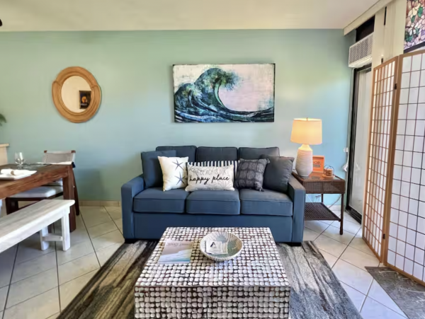 Walk Out Beach Right Across the Street from the Beach Kihei Lovely Rental