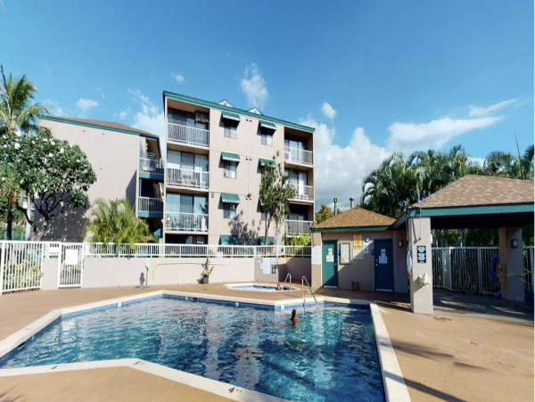 Walk Out Beach Right Across the Street from the Beach Kihei Lovely Rental