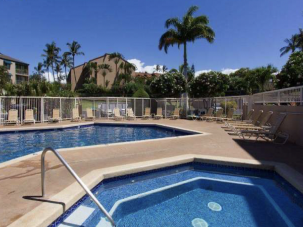 Walk Out Beach Right Across the Street from the Beach Kihei Lovely Rental