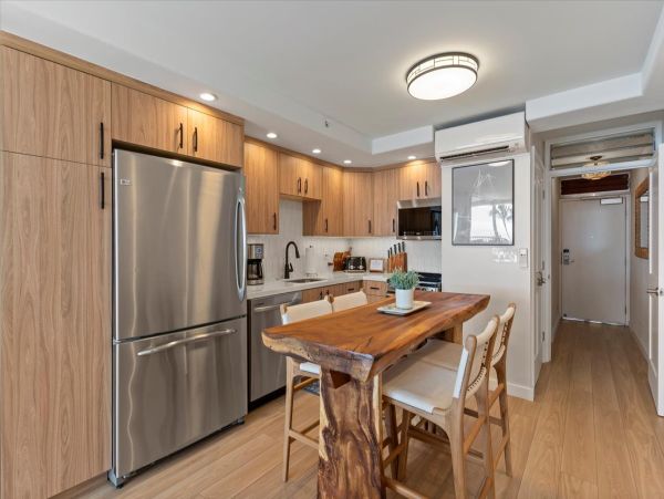 Wailea Vacation Condo Two Bedrooms Walk to Beach Sleeps 6