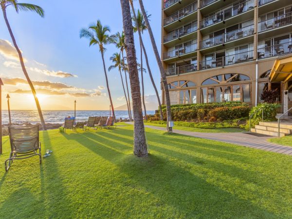 Wailea Vacation Condo Two Bedrooms Walk to Beach Sleeps 6