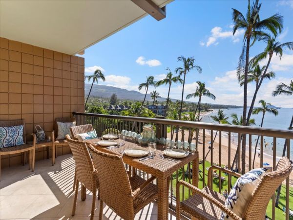 Wailea Vacation Condo Two Bedrooms Walk to Beach Sleeps 6