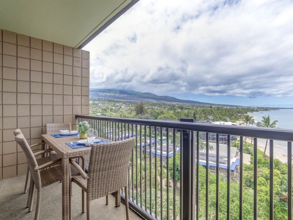 Two Bedroom Vacation Rental on the Beach in Wailea