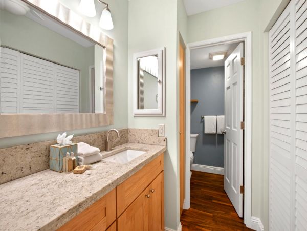 Kaanapali Vacation Condo Two Bedroom Walk to Beach