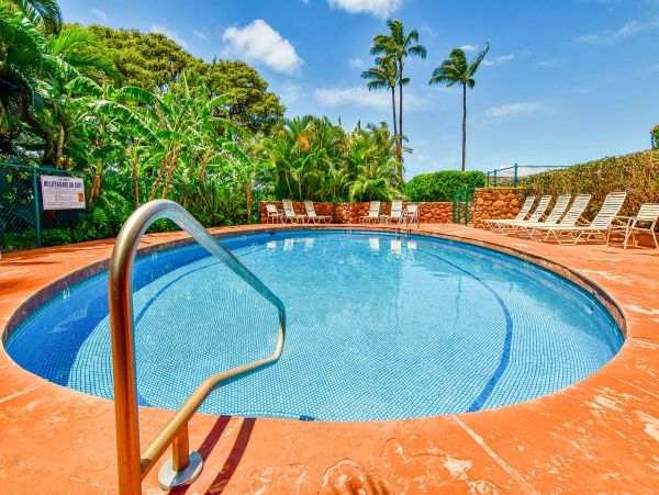 Kaanapali Vacation Condo Two Bedroom Walk to Beach