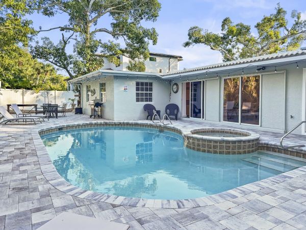 Siesta Key Vacation Home Walk to Beach Four bedroom