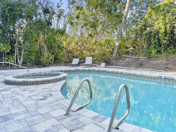 Siesta Key Vacation Home Walk to Beach Four bedroom
