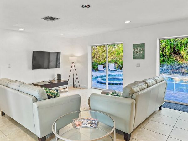 Siesta Key Vacation Home Walk to Beach Four bedroom