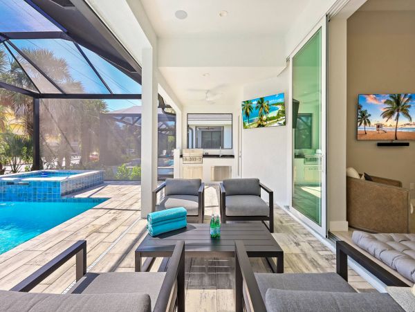 Walk to Beach Marco Island Vacation Home Five Bedroom