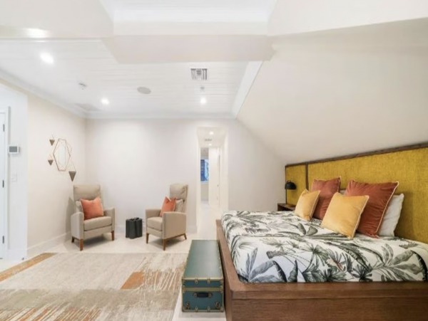 Luxury Residence Offers Style & Comfort