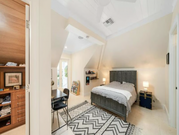 Luxury Residence Offers Style & Comfort