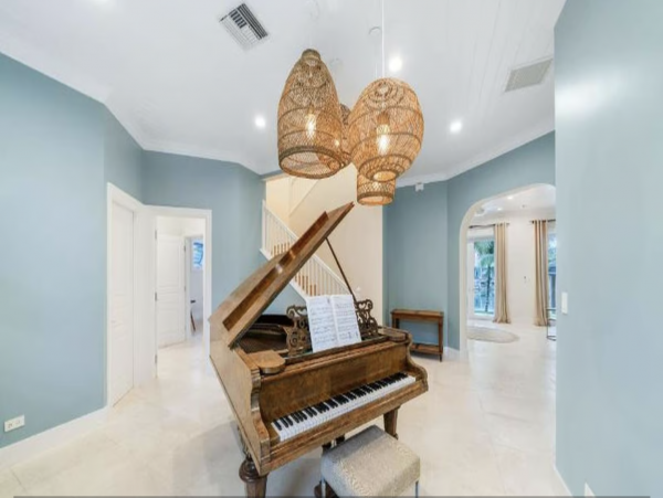 Luxury Residence Offers Style & Comfort