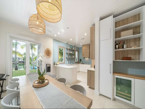 Luxury Residence Offers Style & Comfort