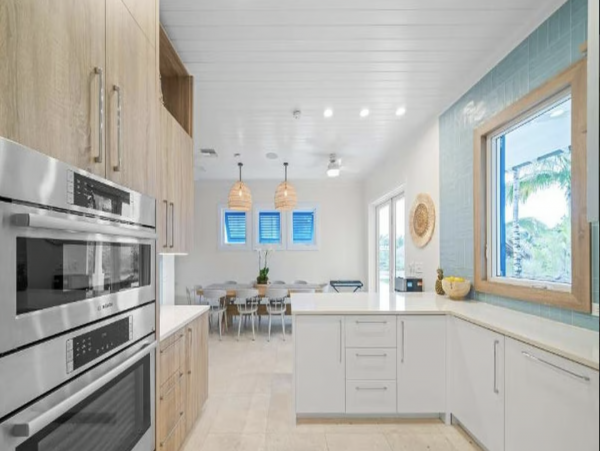 Luxury Residence Offers Style & Comfort