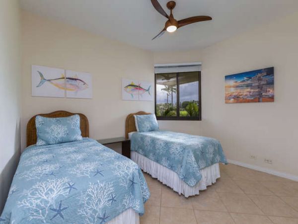 Princeville Vacation Condo Two Bedroom Walk to Beach