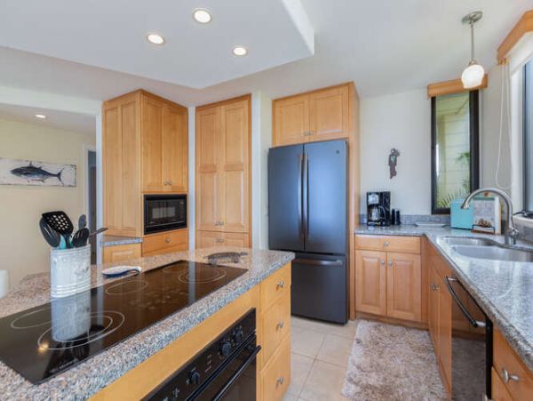 Princeville Vacation Condo Two Bedroom Walk to Beach
