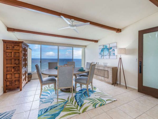 Princeville Vacation Condo Two Bedroom Walk to Beach
