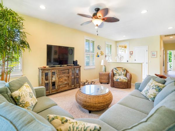 Princeville Vacation Home Three Bedroom Walk to Beach
