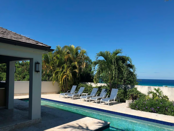 3/4 Acre Hilltop Five Bedroom Villa Beautiful Views & Pool