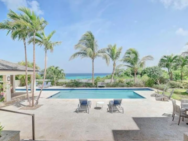 3/4 Acre Hilltop Five Bedroom Villa Beautiful Views & Pool