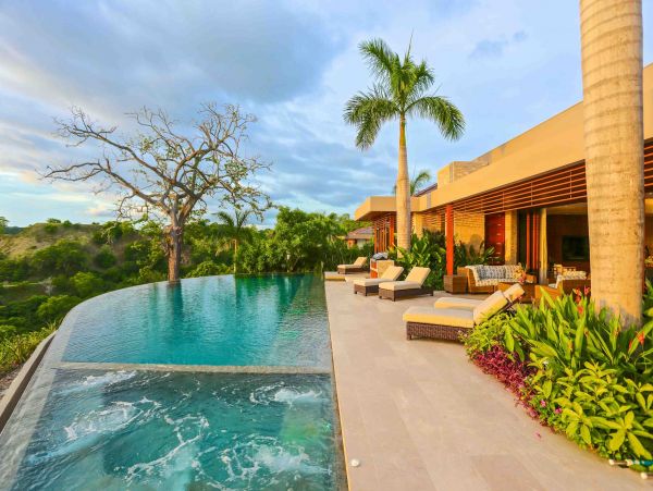 Luxury Vacation Rental with 6 Bedrooms & Amazing Views
