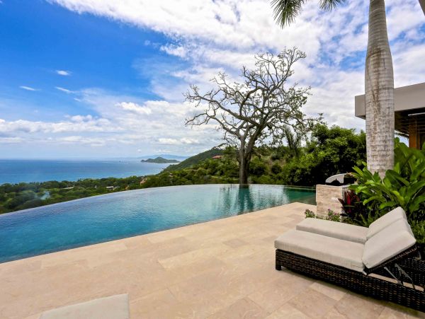 Luxury Vacation Rental with 6 Bedrooms & Amazing Views