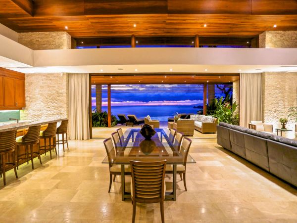 Luxury Vacation Rental with 6 Bedrooms & Amazing Views
