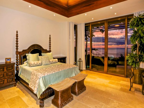 Luxury Vacation Rental with 6 Bedrooms & Amazing Views
